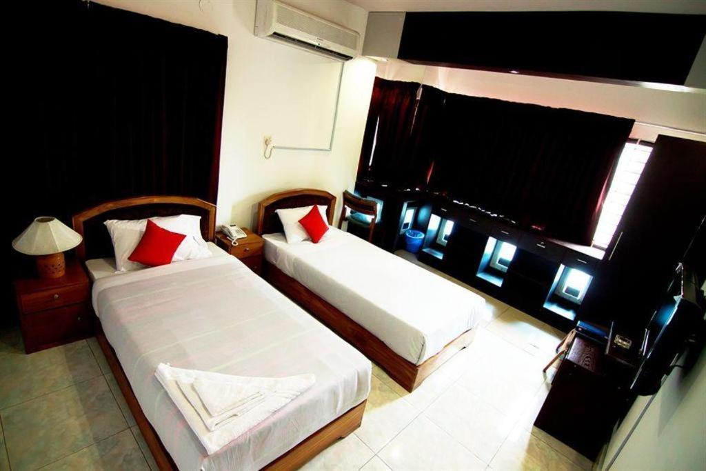 Hotel Tropical Daisy Dhaka Exterior foto