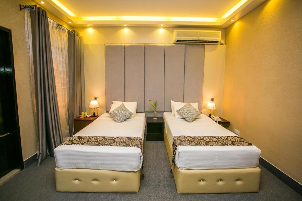 Hotel Tropical Daisy Dhaka Exterior foto